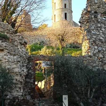 Bastide De L'avelan Alojamento de Acomodação e Pequeno-almoço Grimaud