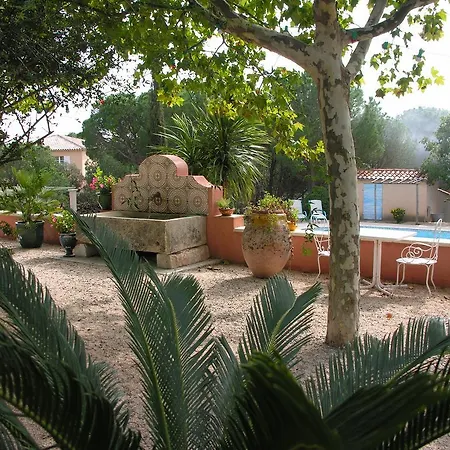 Bastide De L'avelan Bed & Breakfast 4*