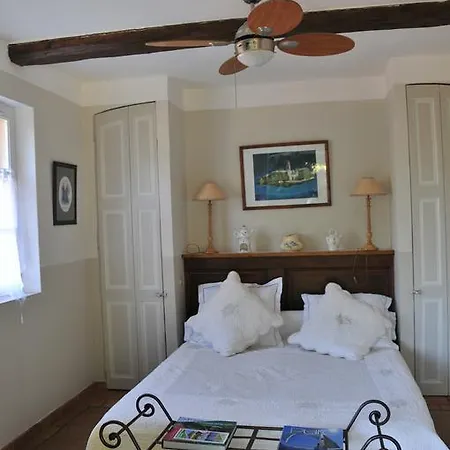 Bastide De L'avelan Bed & Breakfast 4*